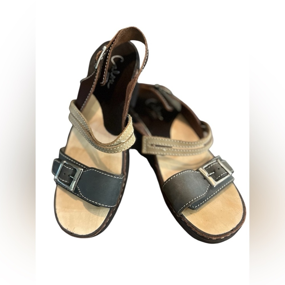 CALOU Stylish Women's Clog Sandals with Buckle -‎ Black and Tan Size 7.5